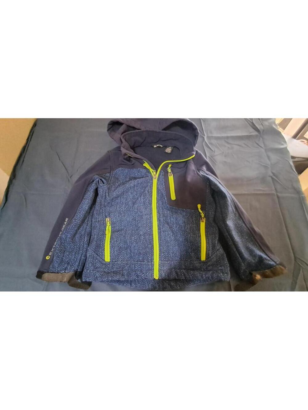 Snozu Jacket Boys Size 5/6 Black Full Zip Hood Winter Coat